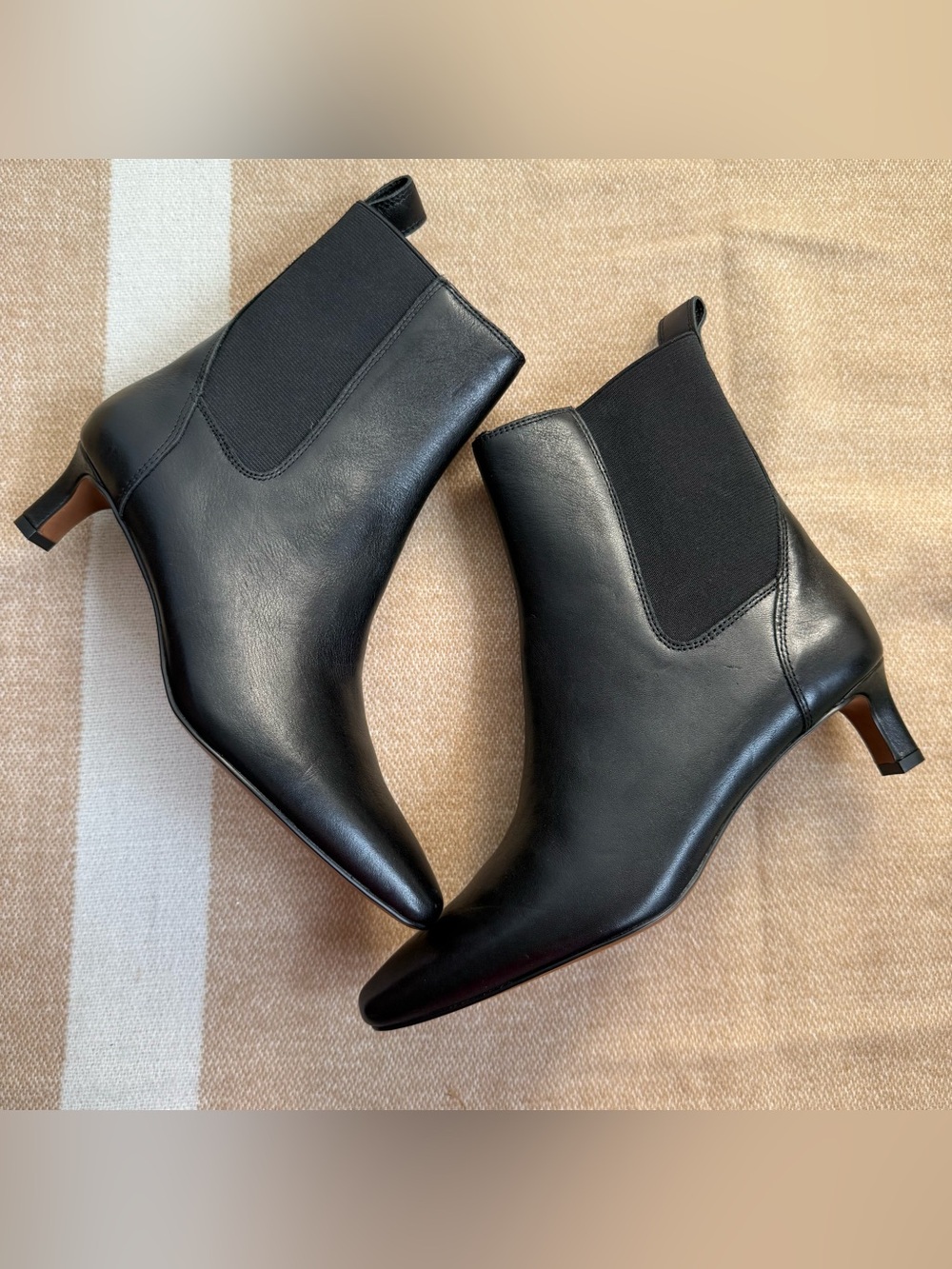 Madewell The Dimes Chelsea Boot in
Black Size 6.5 new - Picture 5 of 8
